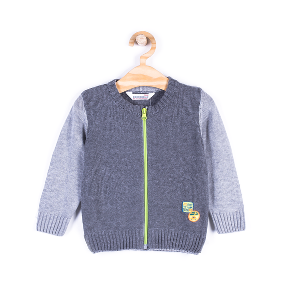 Swetry dla dzieci o wyjątkowych fasonach i wzorach