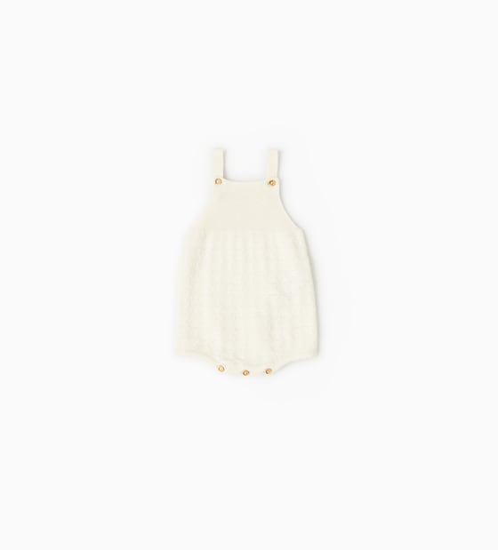 Ubrania z kolekcji mini capsule, minimalistyczny styl dla niemowląt