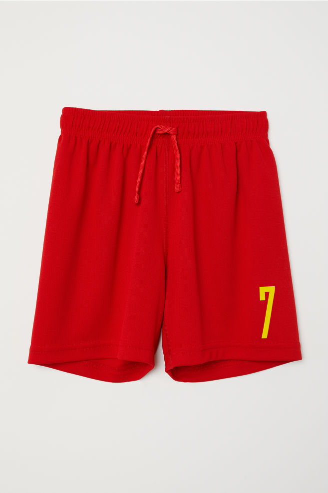 piłkarska kolekcja H&M ubrania do gry w piłkę nożną
