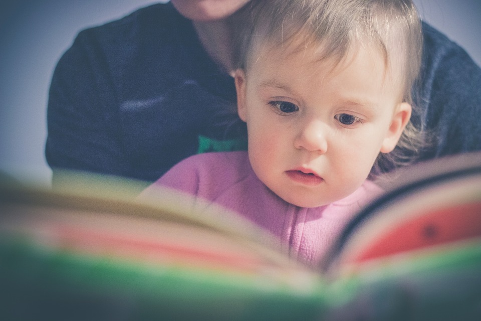czy warto czytać dzieciom książki?