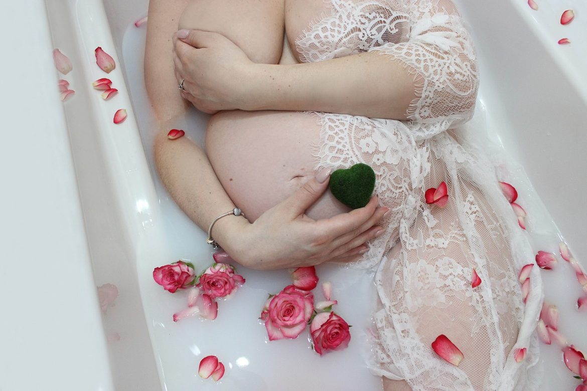 belly-4057139_1280