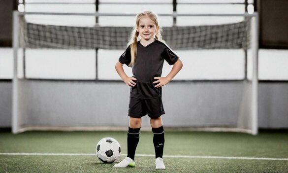 Mały piłkarz - kiedy zapisać dziecko na zajęcia z piłki nożnej?